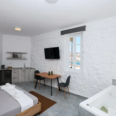 Horizon 4 * Mykonos Town